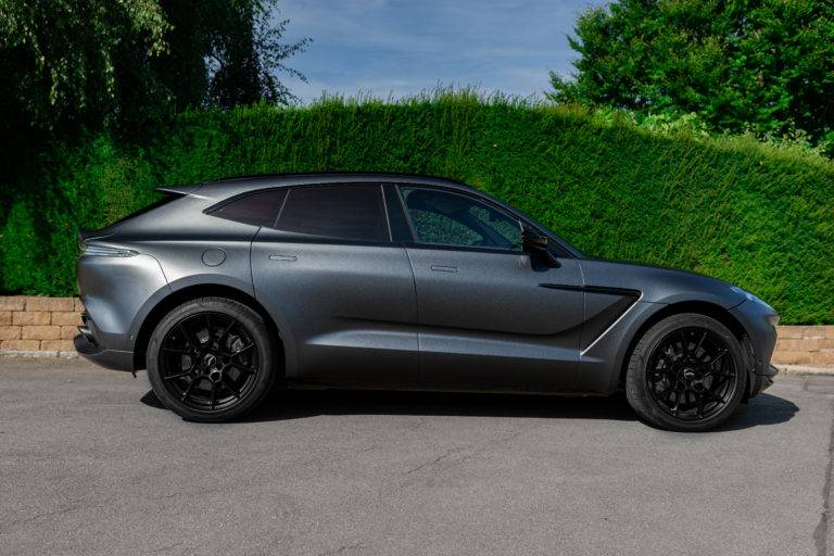 Aston Martin DBX