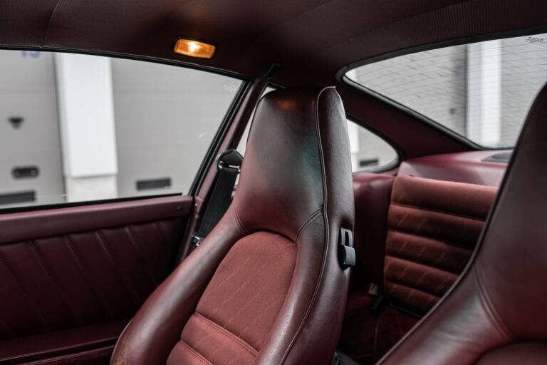 Porsche 911 Carrera 3.2 Granatrot